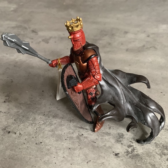 Papo Red Knight King With Crown Mace And Shield Loose Figure - Collectib… - Picture 2 of 6
